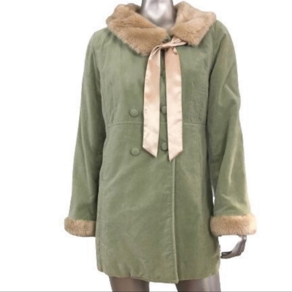 HYPE Green Velvet Faux Fur Collar Coat